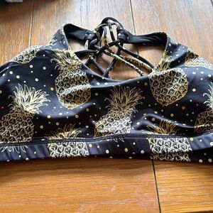 Constantly Varied Gear Black and Gold Pineapple Top